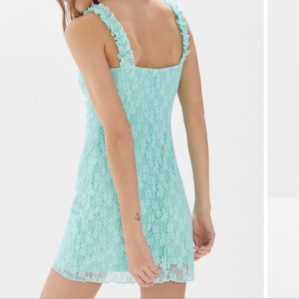 URBAN OUTFITTER DRESS - MINT GREEN LACE RUFFLE BUSTIER MINI BODYCON DRESS